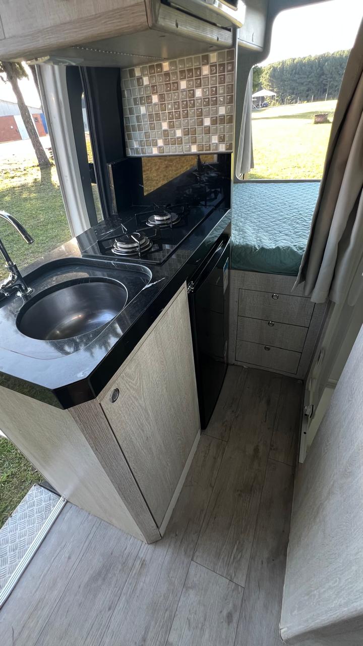 Van 2